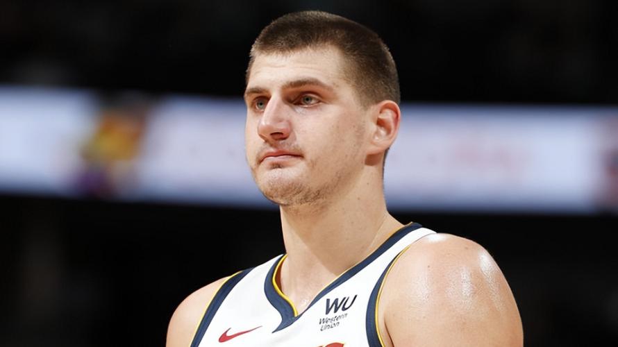 约基奇轰23+17+17无缘今日最佳！对不起，你碰到暴走的米球王了