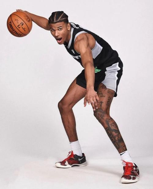 杰伦格林：只要保持健康我们能和任何顶尖球队一较高下