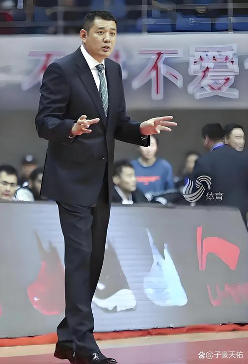 20分惨败！CBA焦点1战，山东大破新疆男篮，巩晓彬苦笑：都输麻了