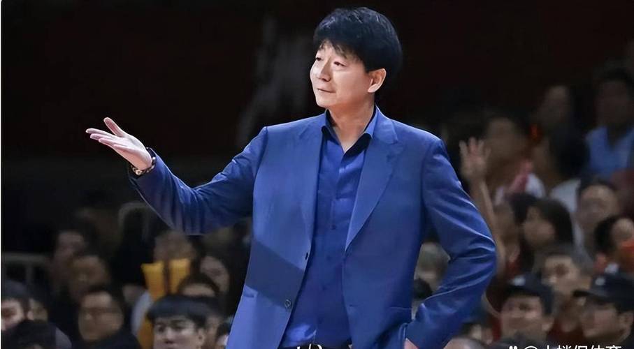 山东男篮锻炼于德豪都未能阻止新疆队惨败，邱彪面对老东家太狠了