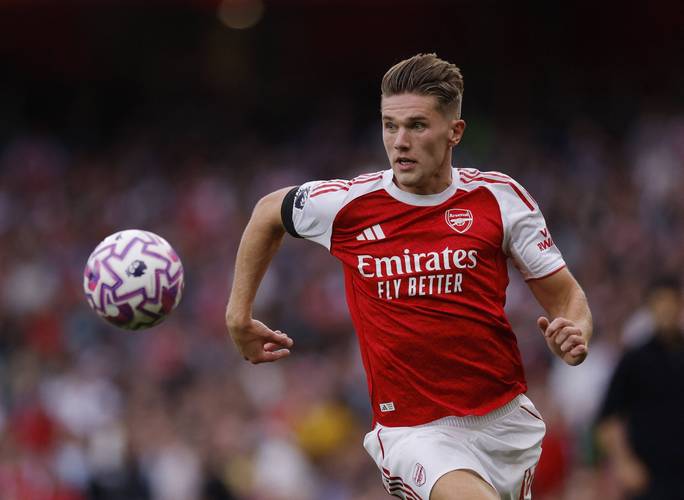 瑞典门将扑救后直接大脚助攻，约克雷斯梅开二度！瑞典已两球领先