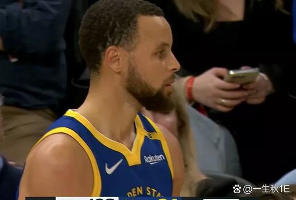 雪上加霜，勇士队在负于掘金队的比赛中失去了波斯特，他脚伤离场