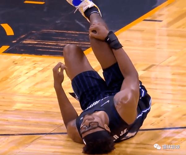 彻底拉了！被虐惨，4场比赛三分13.3%+正负值54，83分，有毒啊