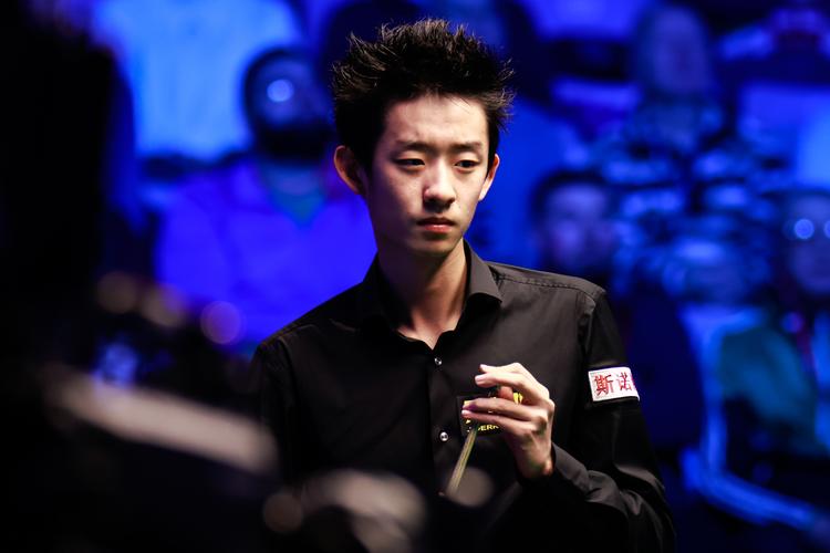 斯诺克巡回赛：吴宜泽一阶段62韦克林，二阶段明晨2点进行