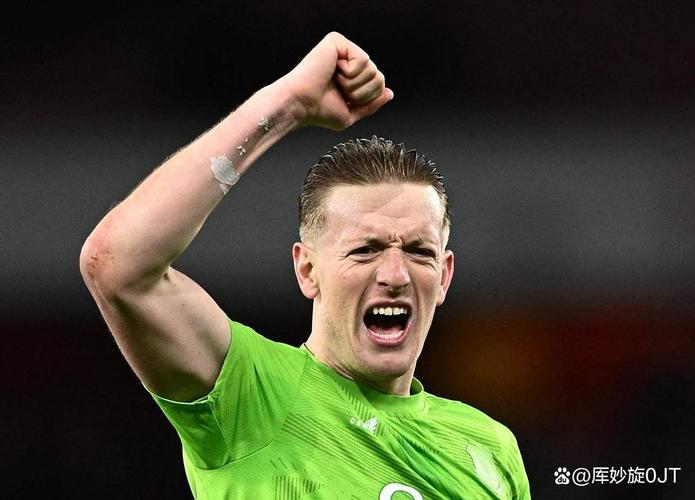 记者：英格兰必须确立贝林厄姆核心地位，否则是最大自毁长城行为