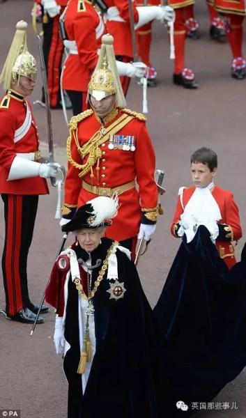 骑士和爵士的区别，骑士和伯爵？