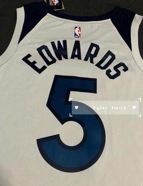 森林狼0号是谁？森林狼1号球衣是谁？