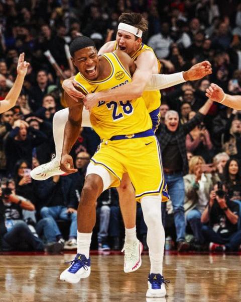 nba背靠背比赛是什么意思，nba 背靠背？