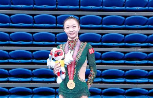 女子体操全能冠军，女子体操全能冠军没收金牌