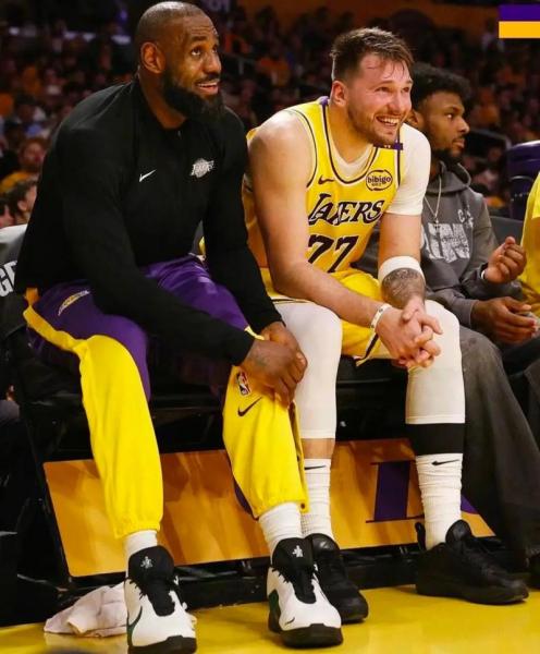 2月6号尼克斯vs湖人？尼克斯 湖人nba尼克斯对湖人视频直播？