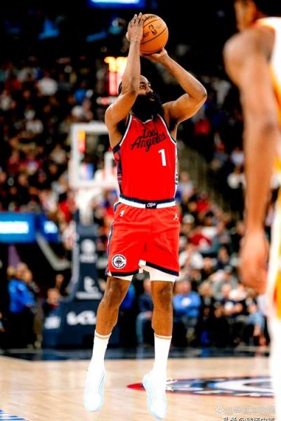 哈登在火箭创造了多少纪录？哈登在火箭最好成绩？