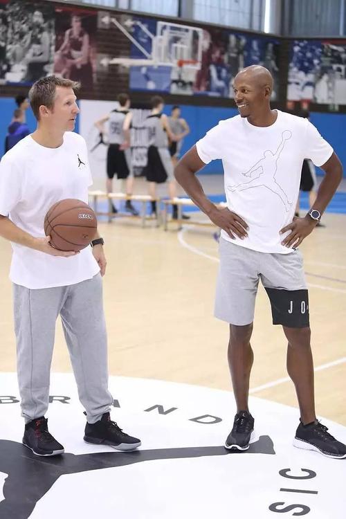 加农贝克为什么不进nba？加农贝克过人？