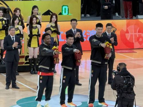 CBA惯例赛广厦主场87-72大胜宁波 塔克29+8 胡金秋16分